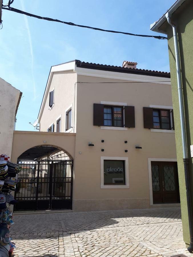 Apartments Mihael Nin Exterior photo